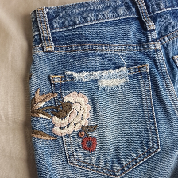 A&F Annie High Rise Shorts - Picture 10 of 14